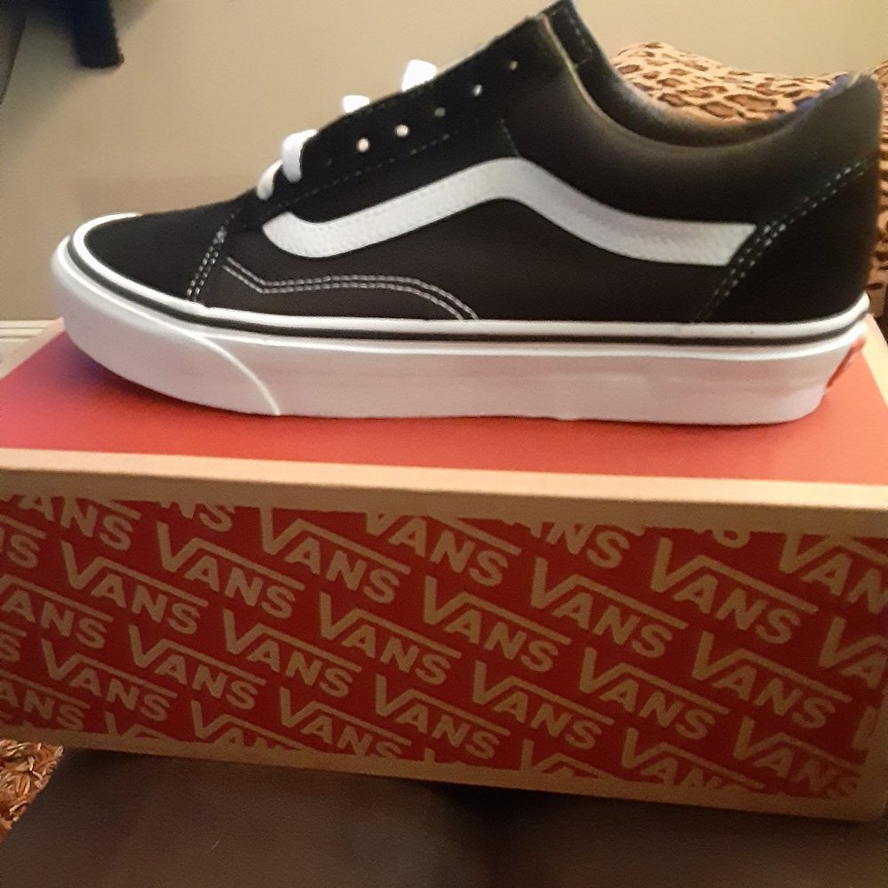 Vans - Picture 1 of 2